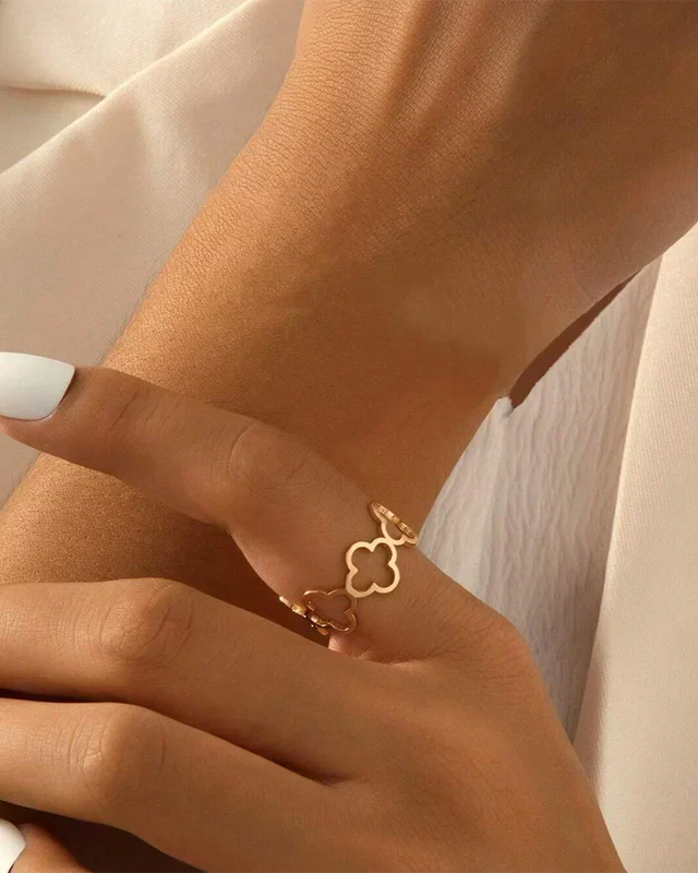 Eleganter Ring mit filigranem Muster, zeitlos und elegant