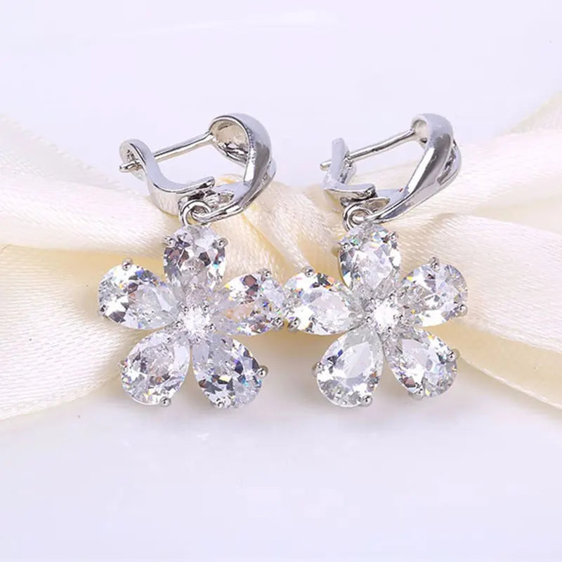 Elegante Blumen - Ohrringe - zeitlos und elegant
