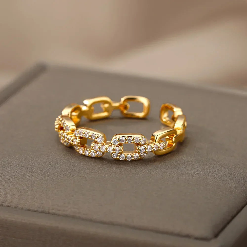Eleganter Ring mit modernem Stein-Muster
