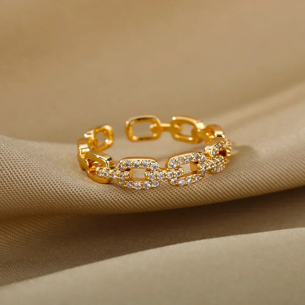 Eleganter Ring mit modernem Stein-Muster