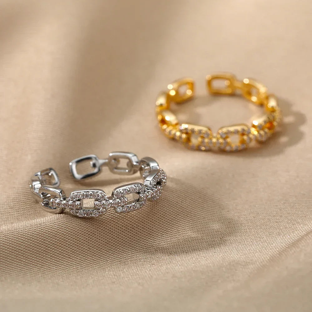 Eleganter Ring mit modernem Stein-Muster