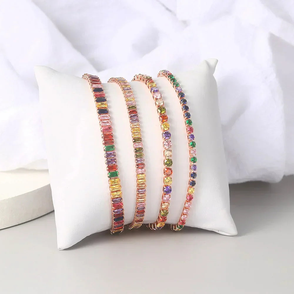 Elegante Armkette/ Armband in Roségold mit farbenfrohen Steinen