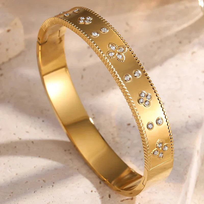 Elegante Armreife, 3er - Set, verschiedenen Designs