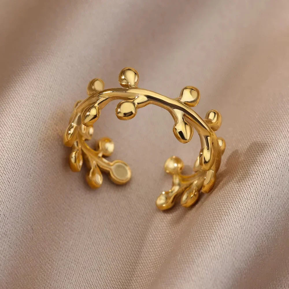 Elegante Ringe in Gold, verschiedene Designs