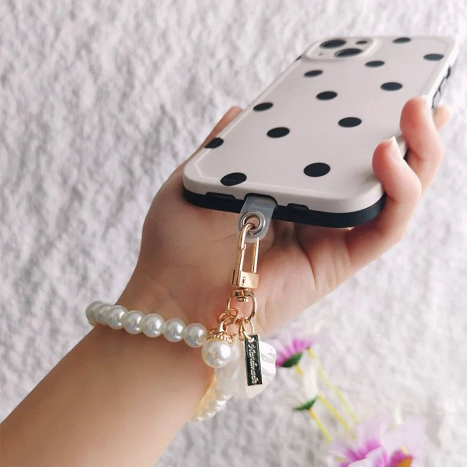 Niedlicher Taschenanhänger, Accessoire in Gold mit Perlenkette und Anhänger