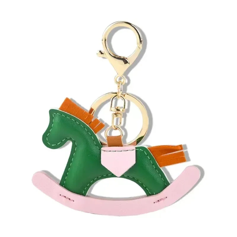 Niedlicher Taschenanhänger, Schaukelpferd in verschiedenen Farben