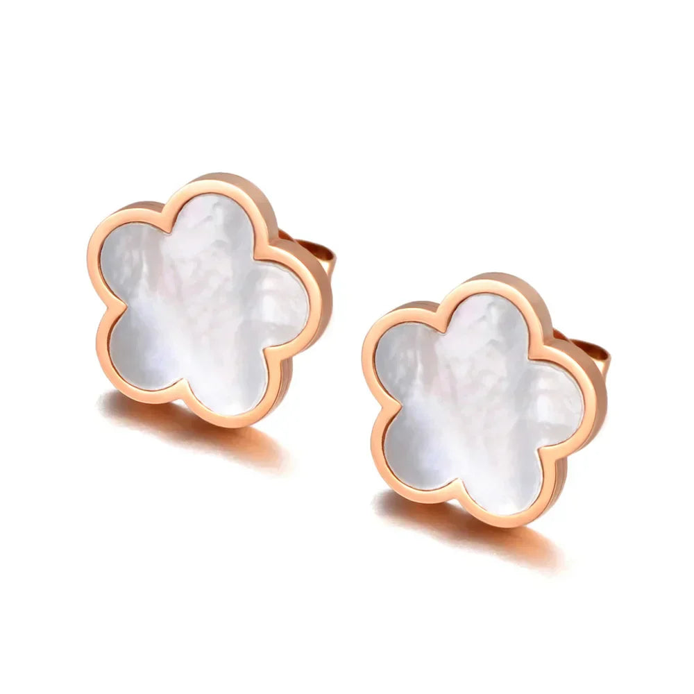 Wunderschöner Ring, Ohrringe, Armband und Halskette mit filigranen Blumen