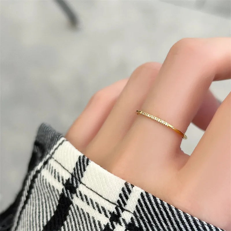 Eleganter, schmaler Ring
