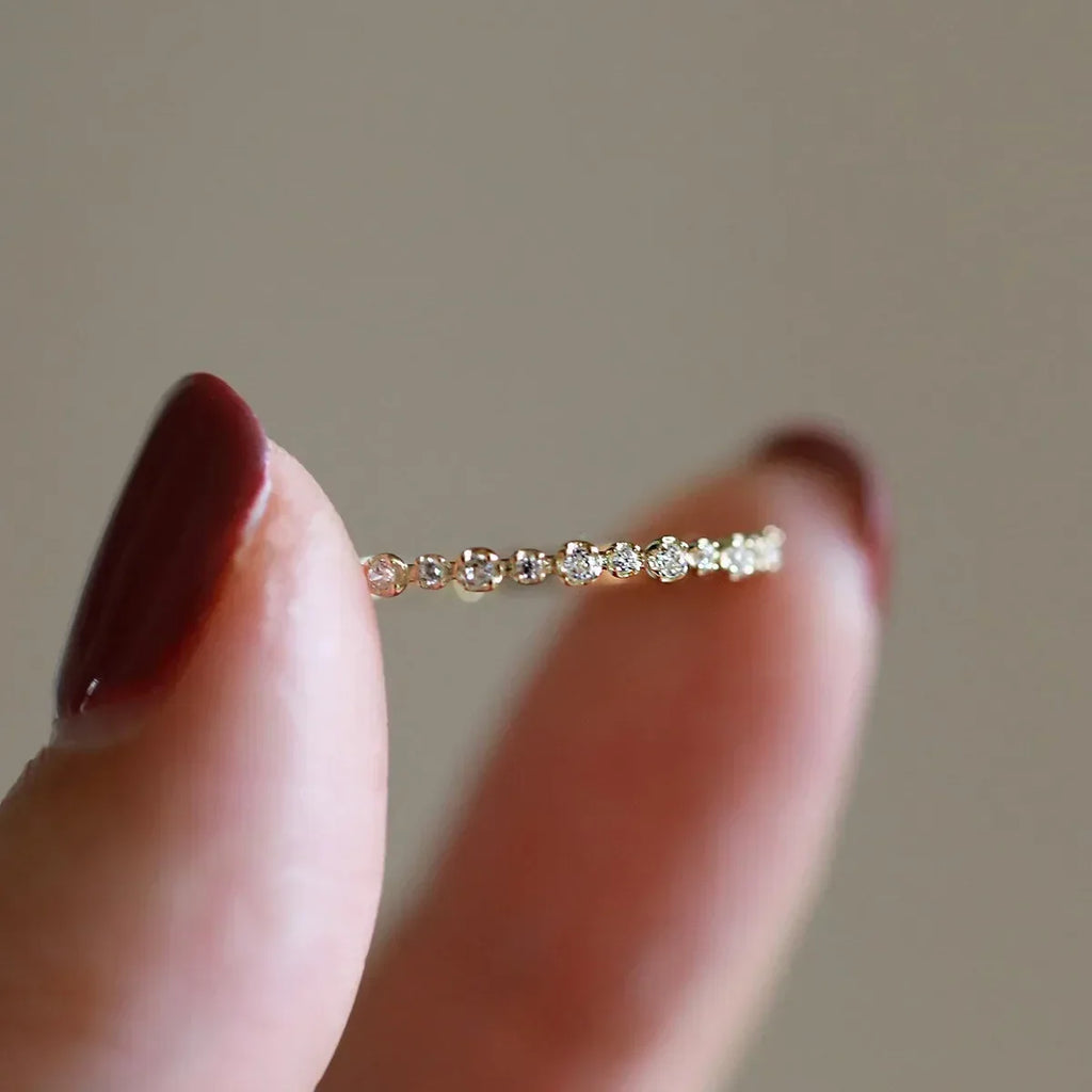 Eleganter, schmaler Ring