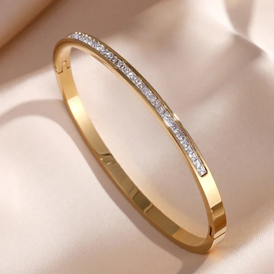Elegante Armreife in verschiedenen Designs