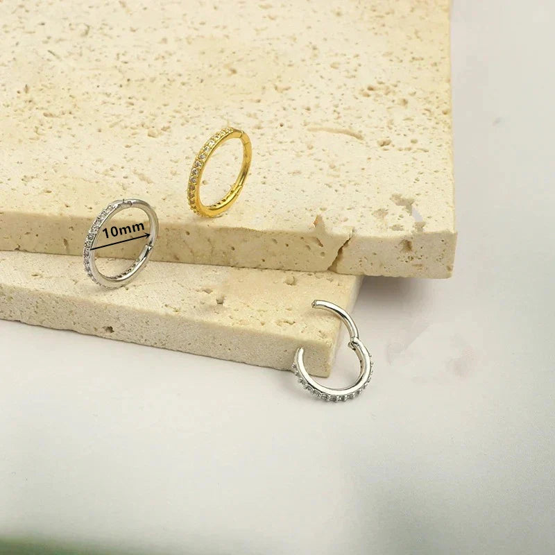 Elegante Ohrringe mit Glitzersteinen, jeweils 4 Stück, verschiedene Modelle