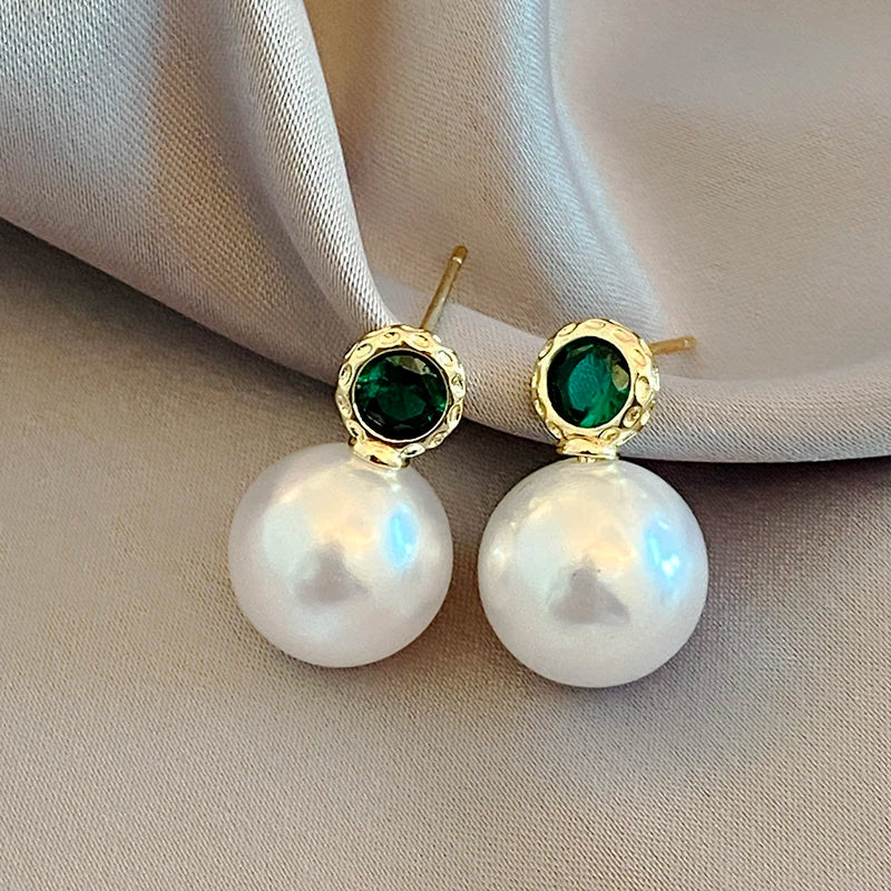 Elegante Perlenohrringe, verschiedene Modelle