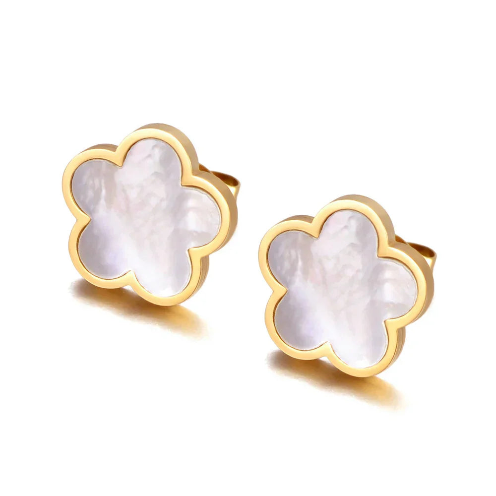 Wunderschöner Ring, Ohrringe, Armband und Halskette mit filigranen Blumen