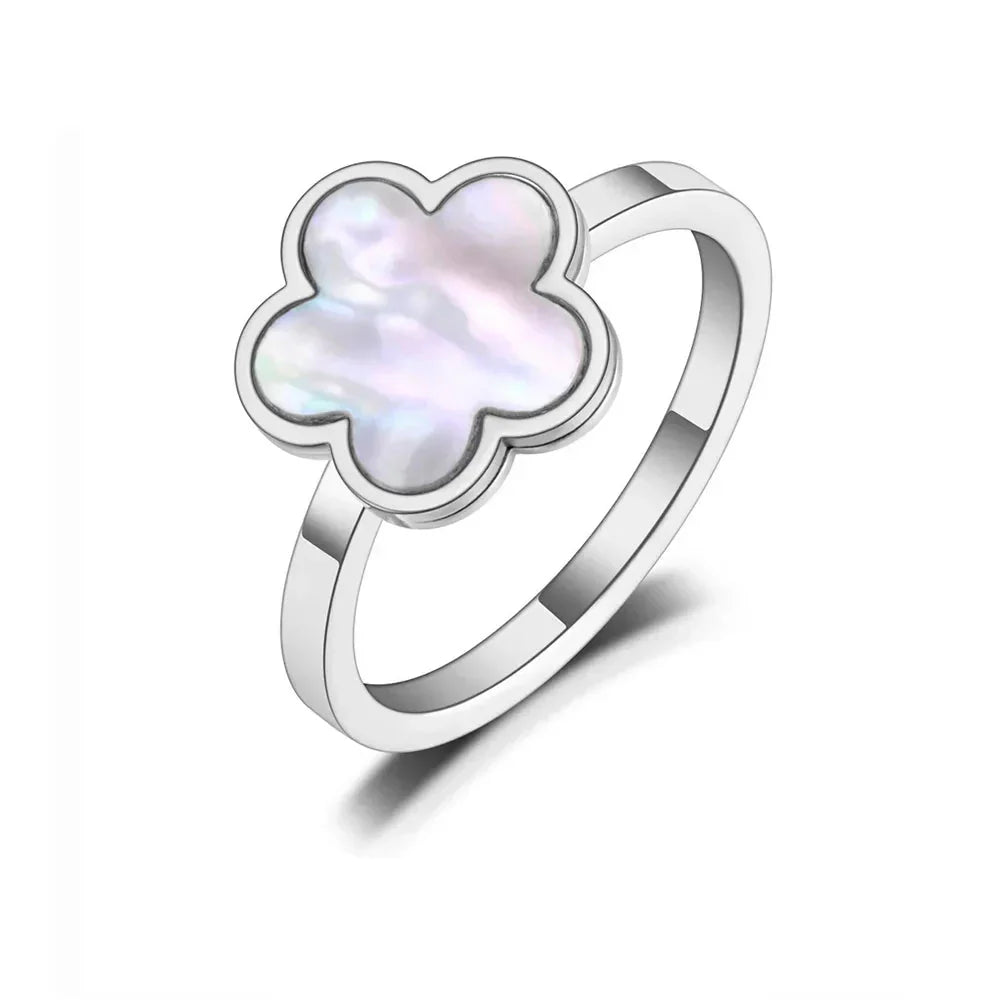 Wunderschöner Ring, Ohrringe, Armband und Halskette mit filigranen Blumen