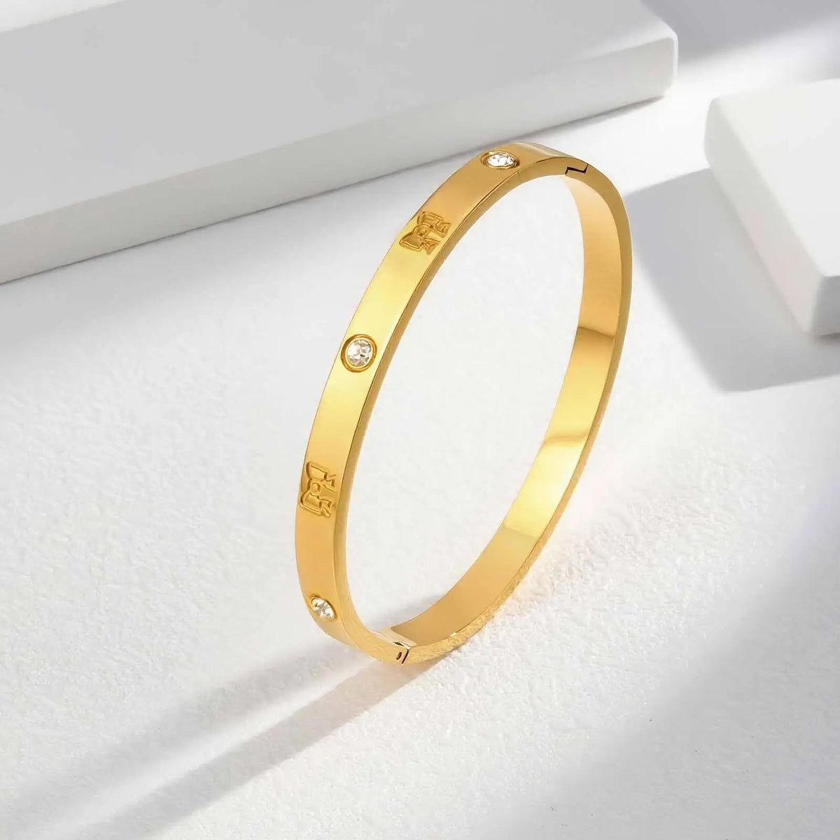 Eleganter Armreif in verschiedenen Designs