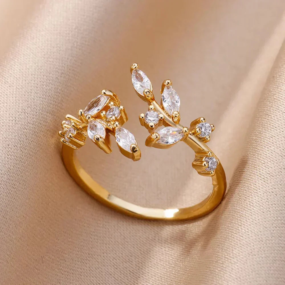 Elegante Ringe in Gold, verschiedene Designs