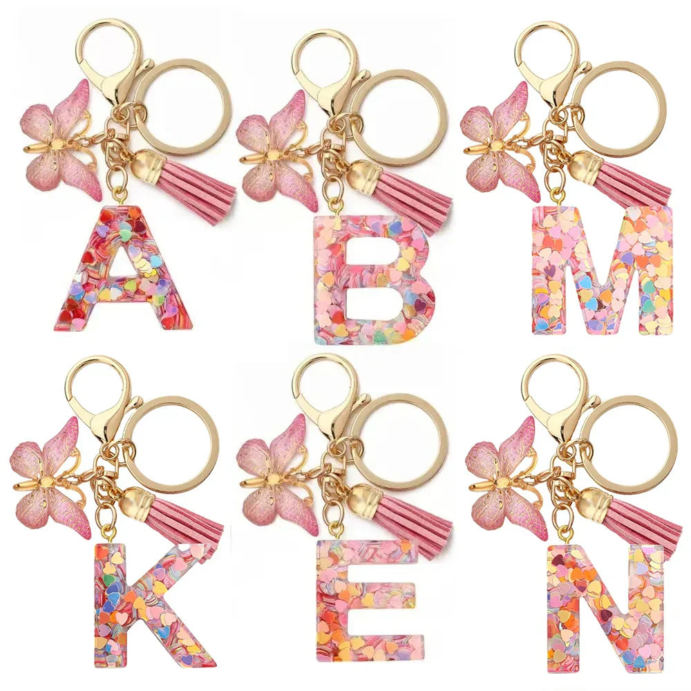 Niedlicher Taschenanhänger, Schlüsselanhänger mit Buchstaben-Anhänger