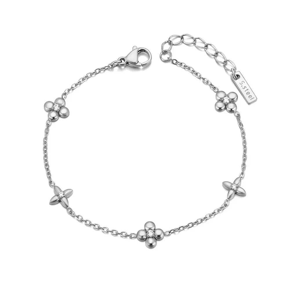 Wunderschöne, feine Ohrringe, Armbänder und Halskette mit filigranen Glitzersteinen