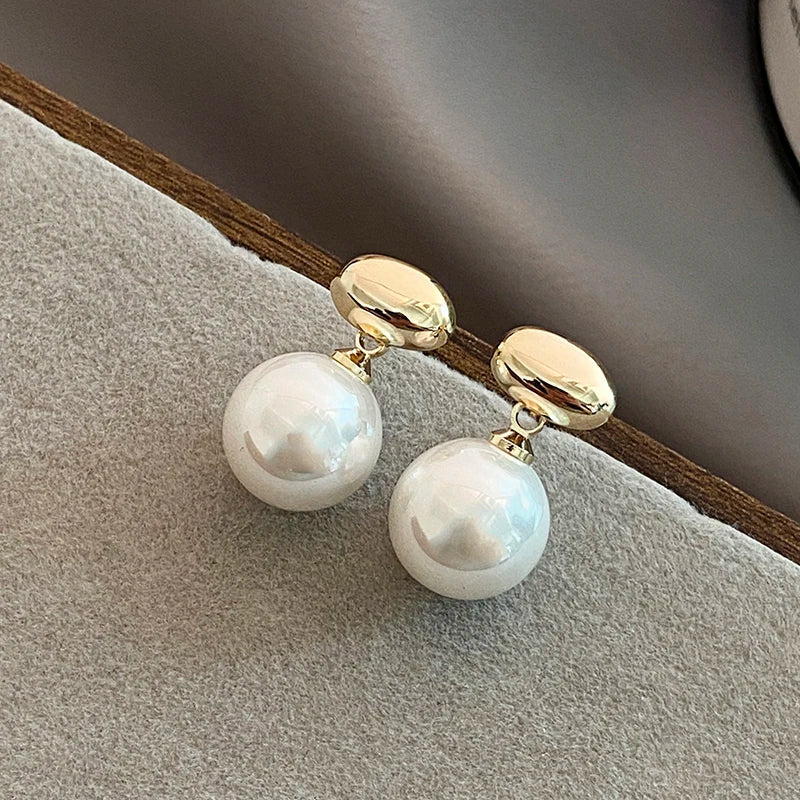 Elegante Perlenohrringe, verschiedene Modelle