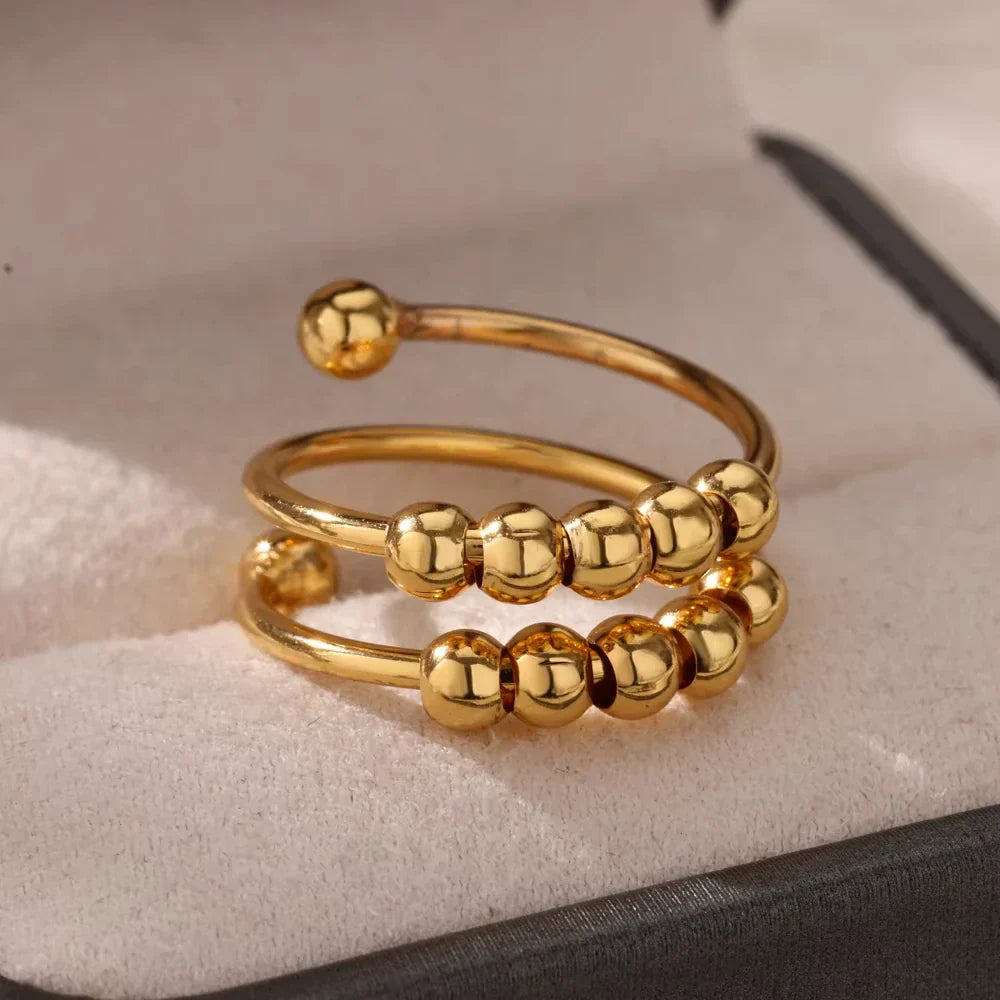 Elegante Ringe in Gold, verschiedene Designs