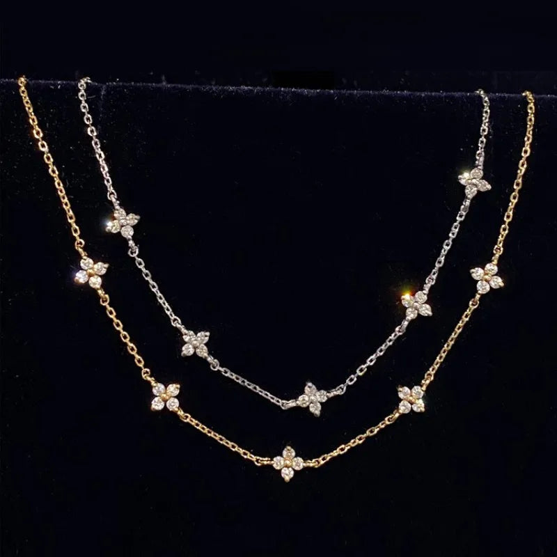 Elegante Armkette/ Armband mit weißen Steinen