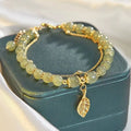 Elegante doppelreihige Armkette/ Armband in Gold, mit Perlen in Mint