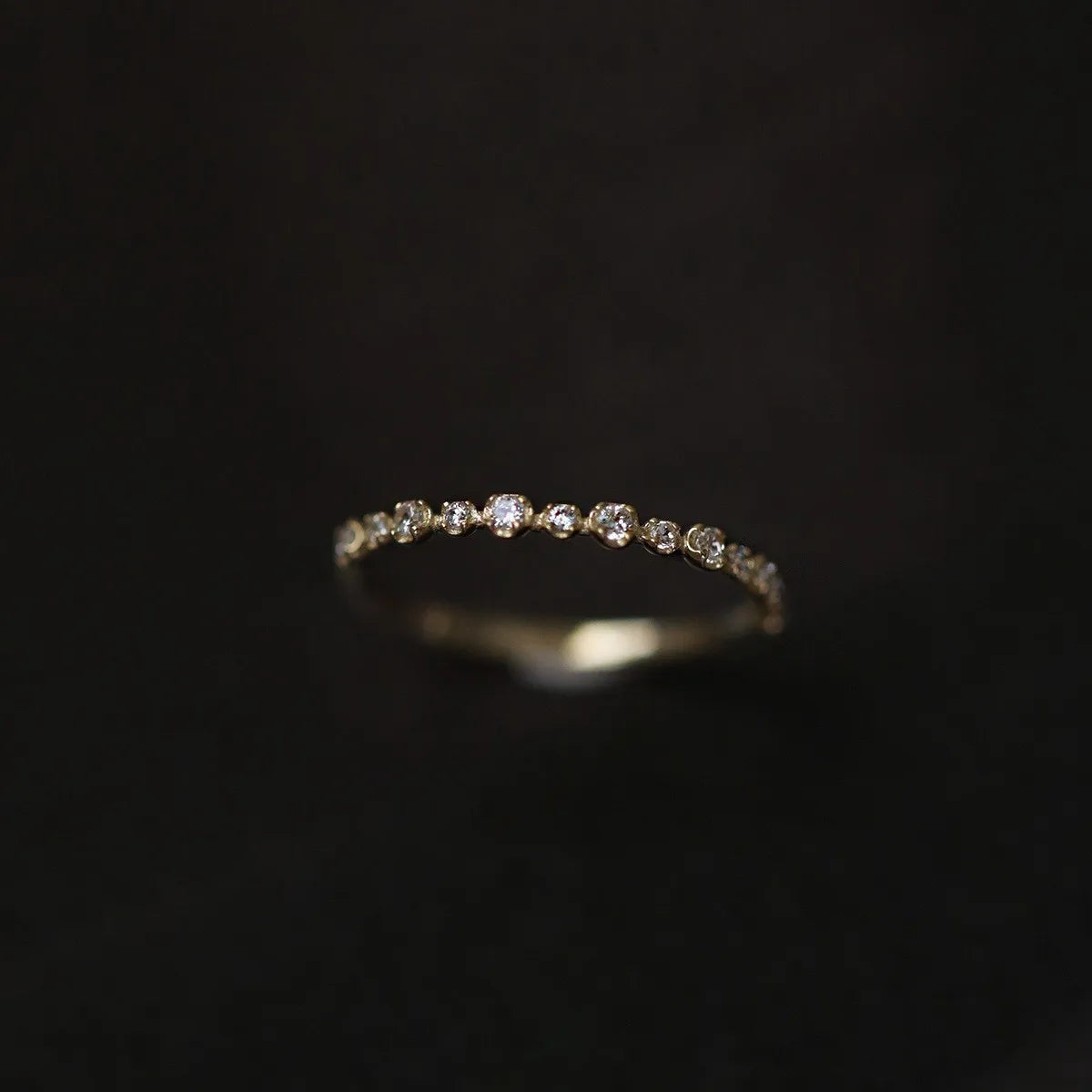 Eleganter, schmaler Ring