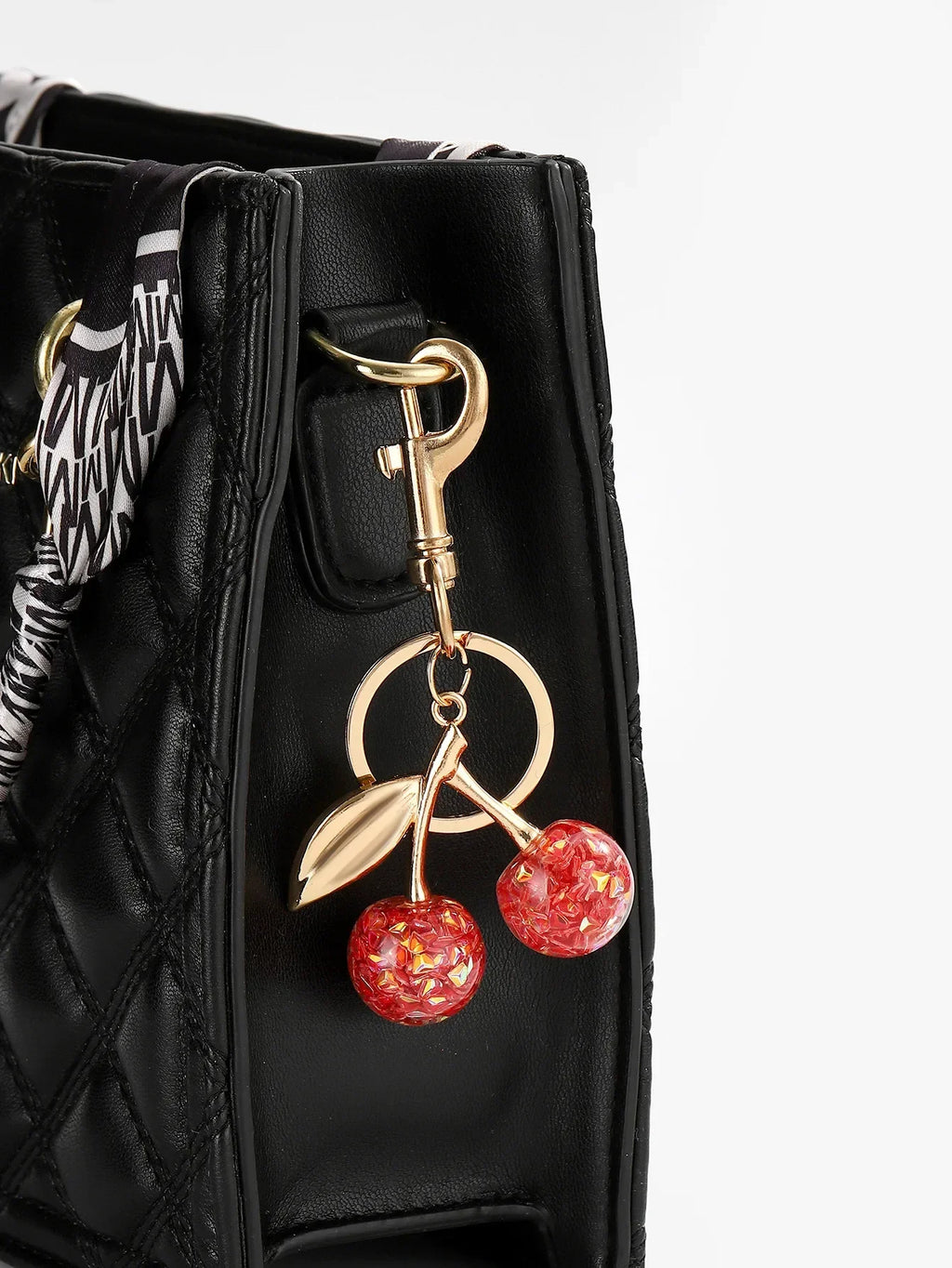 Niedlicher Taschenanhänger, Accessoire in Gold mit Kirsch - Anhänger