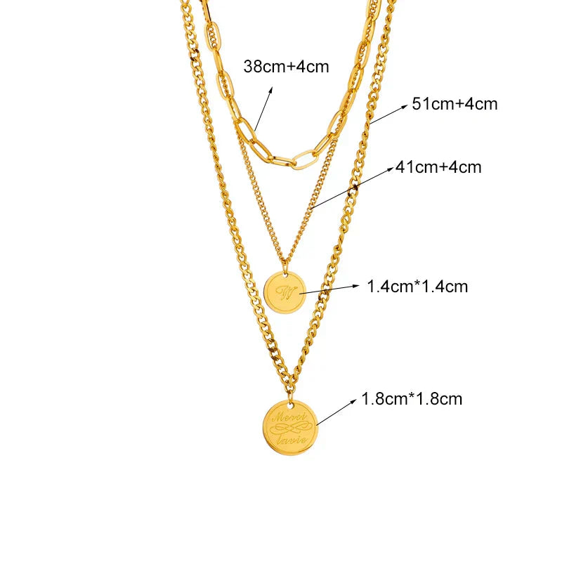 Elegante Halsketten mit Anhängern in Gold, zeitlos und elegant