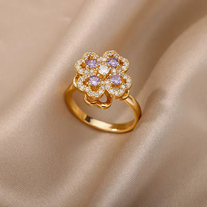 Elegante Ringe in Gold, verschiedene Designs
