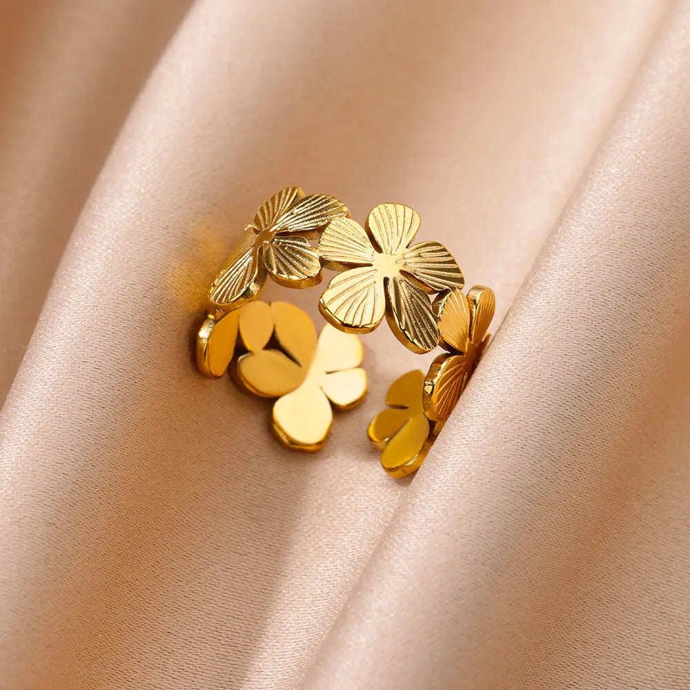 Elegante Ringe in Gold, verschiedene Designs