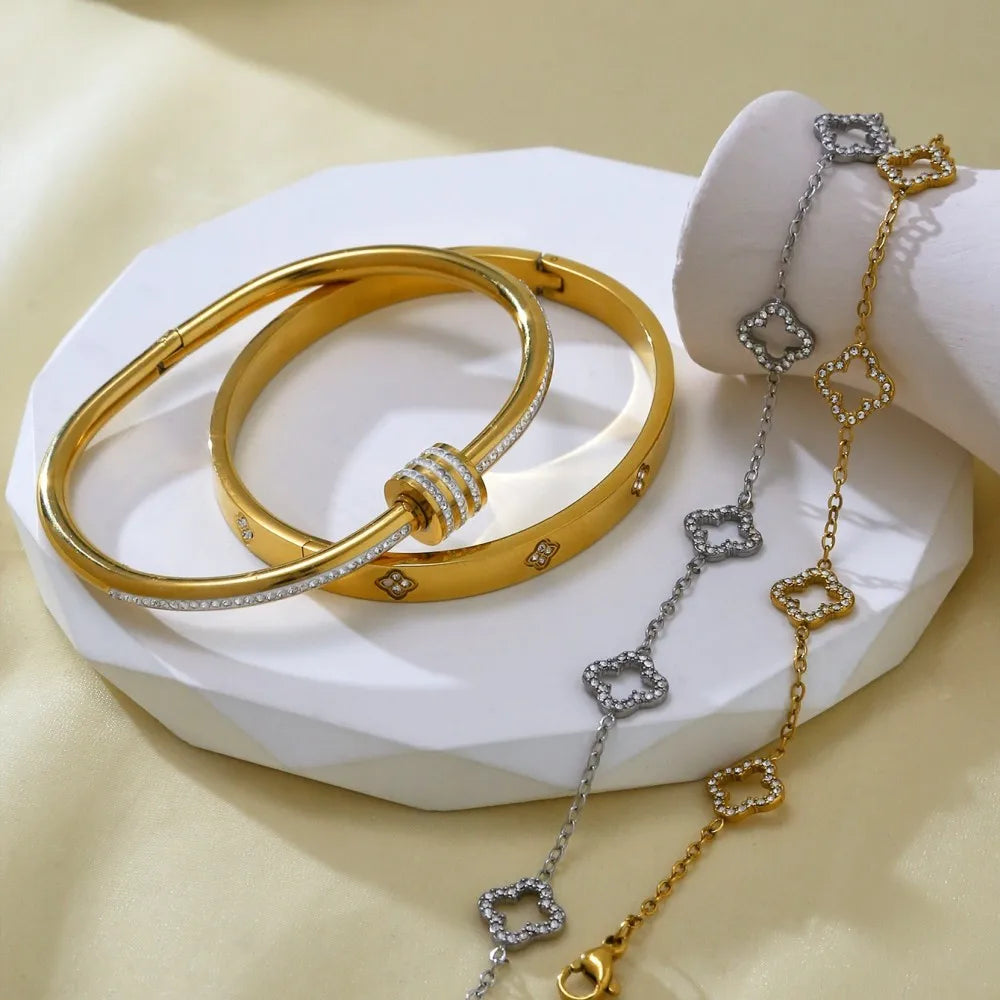 Elegante Armreife oder Armbänder in verschiedenen Designs