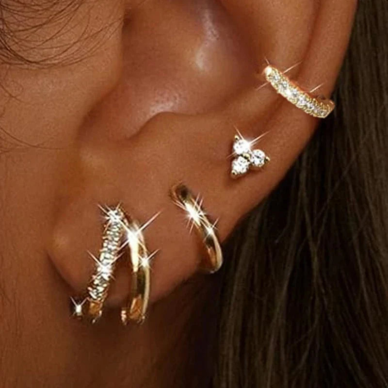 Elegante Ohrringe mit Glitzersteinen, jeweils 4 Stück, verschiedene Modelle