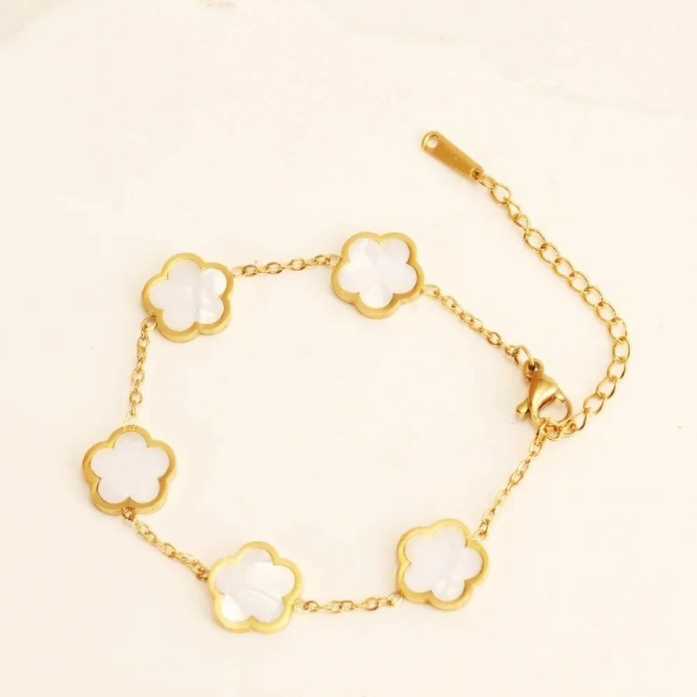 Elegante Armkette/ Armband in Gold, mit verschiedenfarbigen Blumen