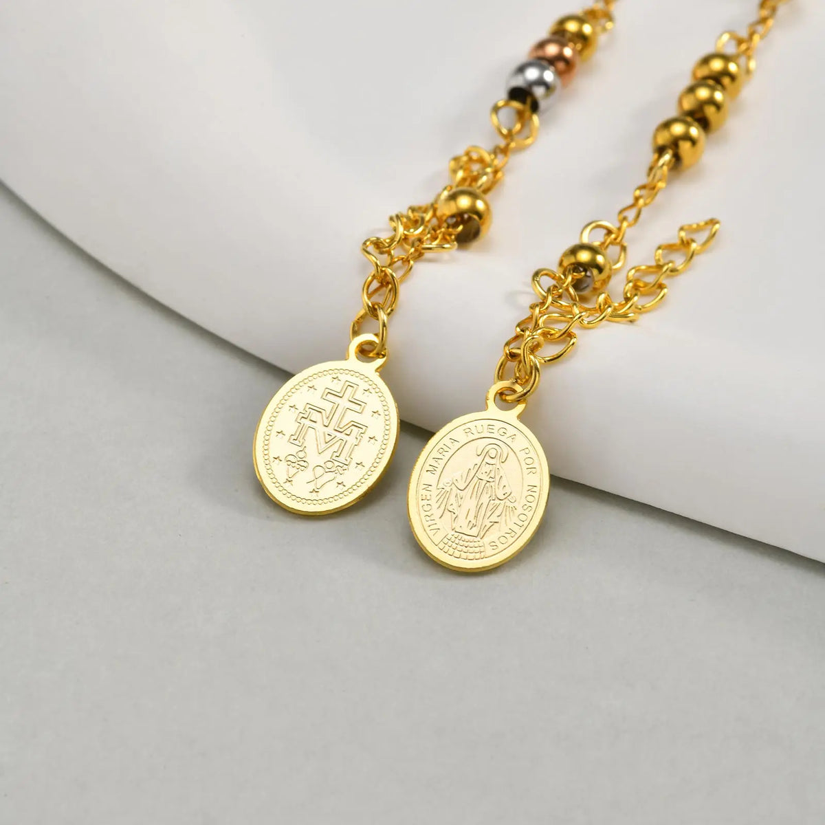 Elegante Armkette/ Armband in Gold, mit verschiedenen Motiven
