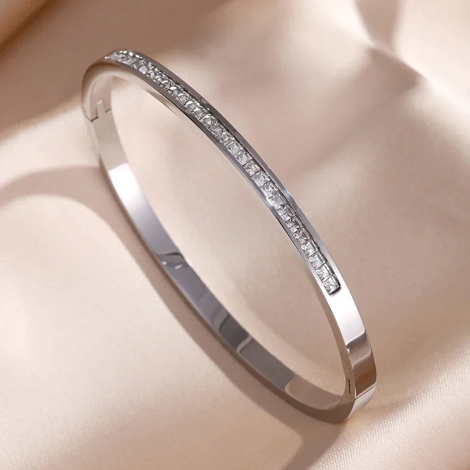 Elegante Armreife in verschiedenen Designs