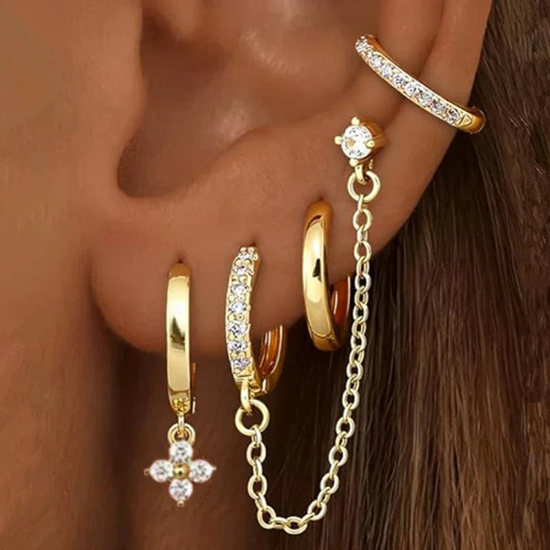 Elegante Ohrringe mit Glitzersteinen, jeweils 4 Stück, verschiedene Modelle