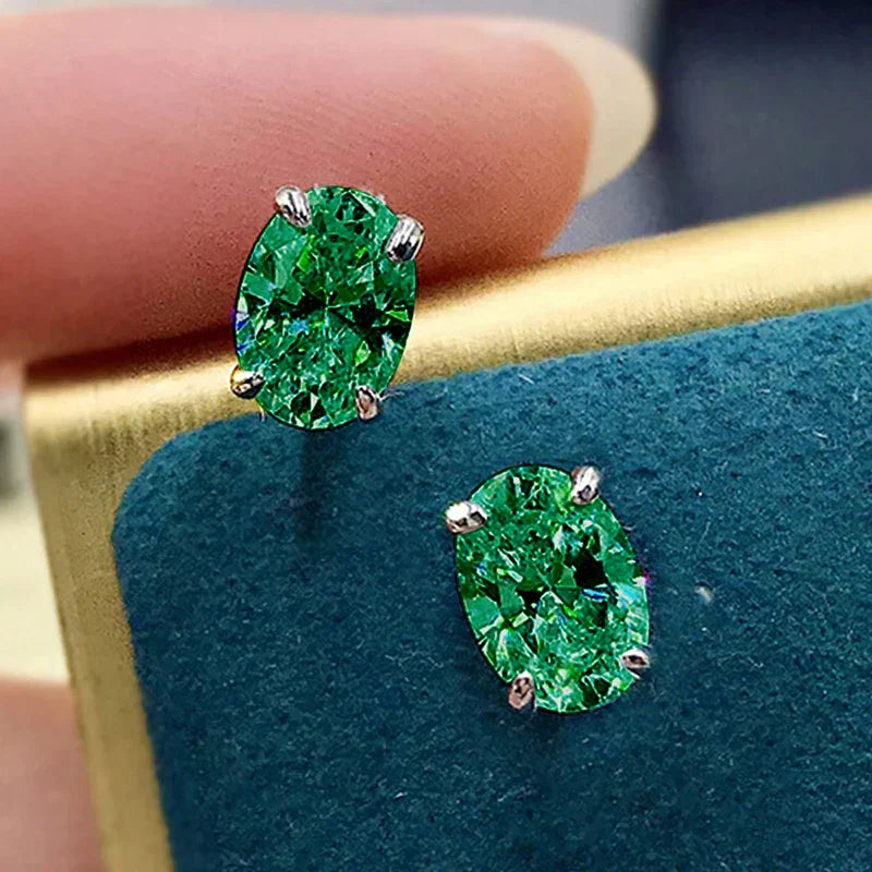 Elegante Ohrringe, verschiedene Farben und Steinformen