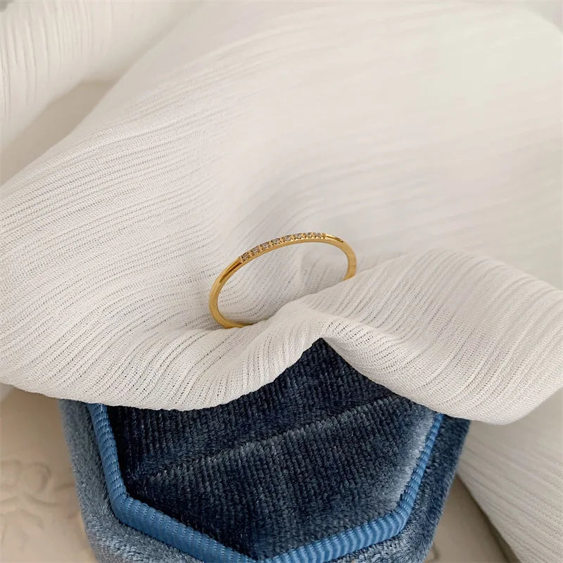 Eleganter, schmaler Ring
