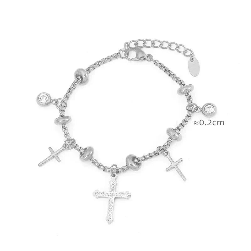 Wunderschönes Bettelarmband/Armkette, mit verschiedenen Charms