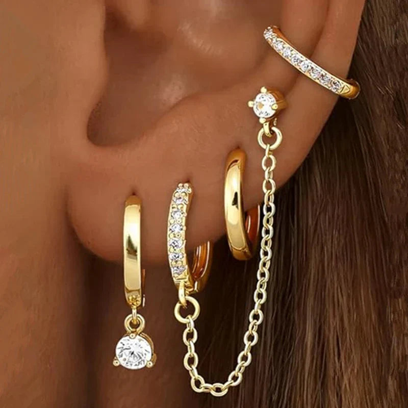 Elegante Ohrringe mit Glitzersteinen, jeweils 4 Stück, verschiedene Modelle