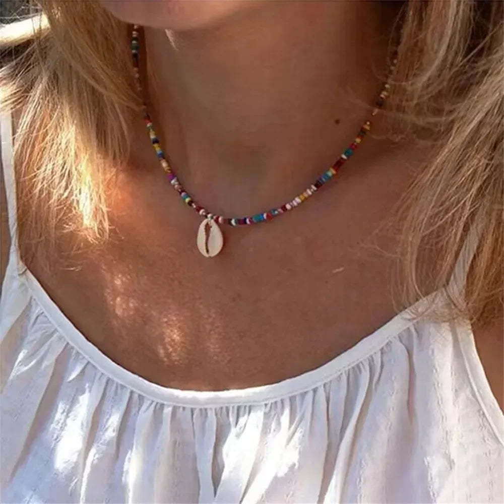 Boho Halsketten mit verschiedenen Anhängern in Gold