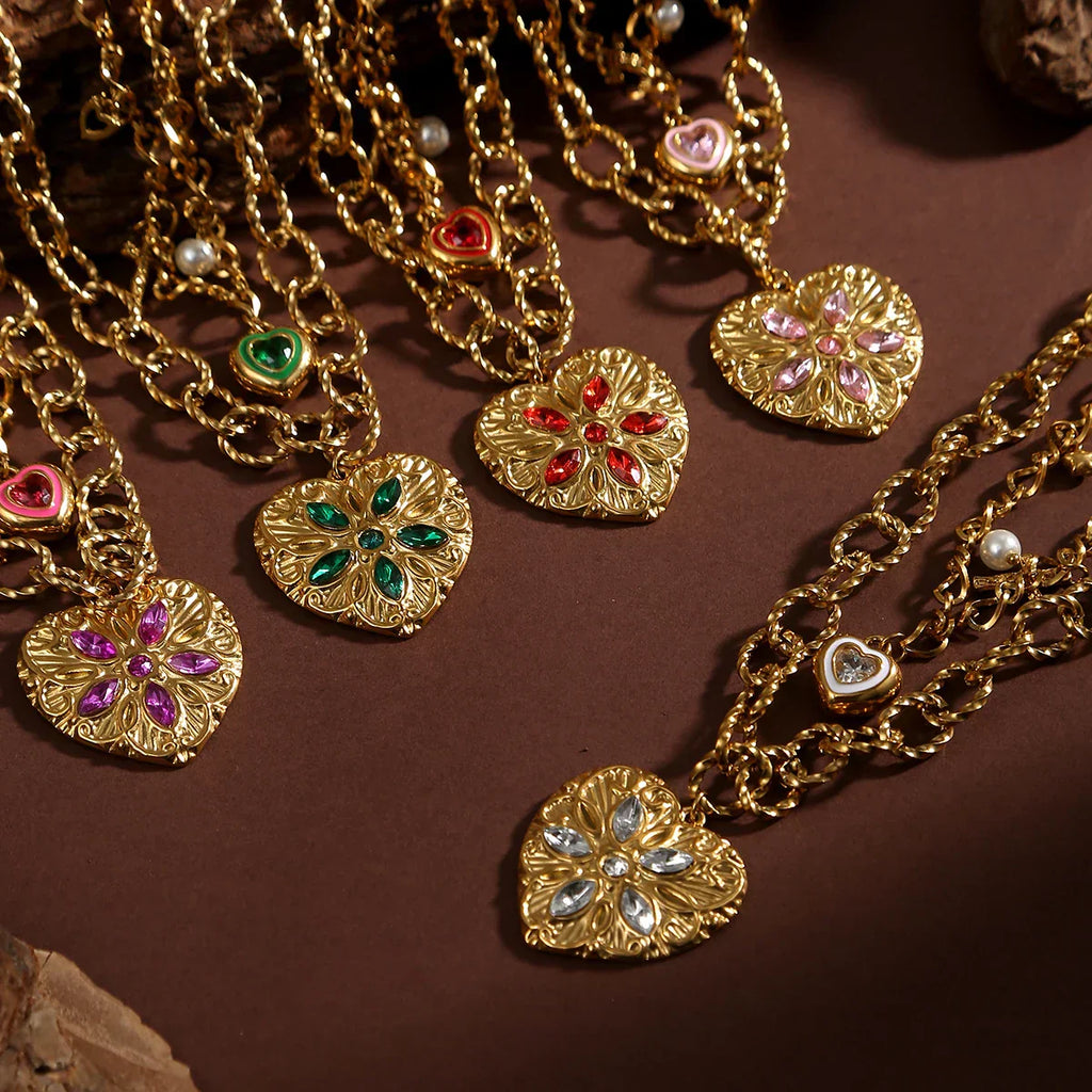 Elegante, doppelreihige Herz-Halskette mit Glitzersteinen