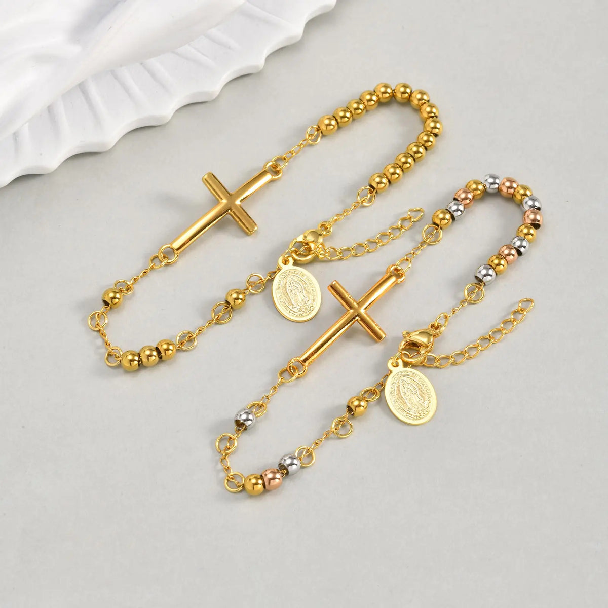 Elegante Armkette/ Armband in Gold, mit verschiedenen Motiven