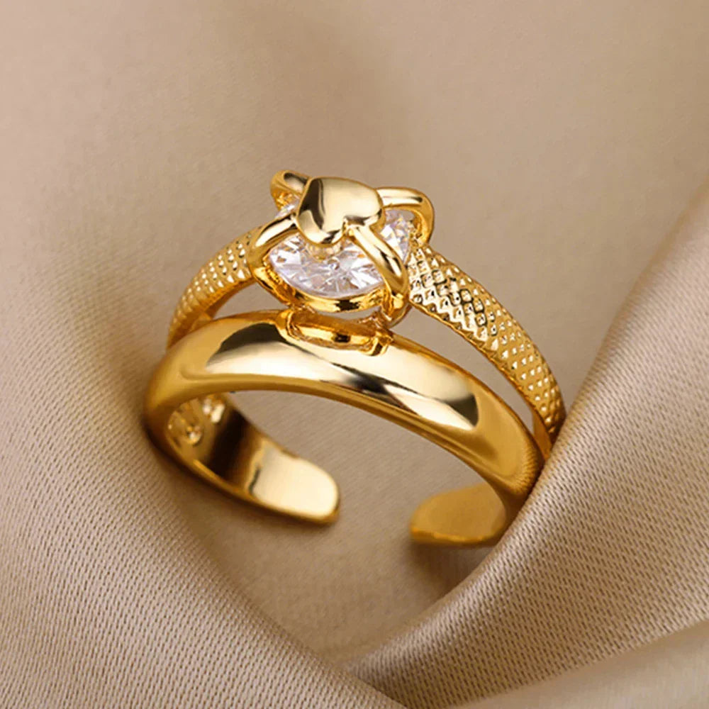 Elegante Ringe in Gold, verschiedene Designs