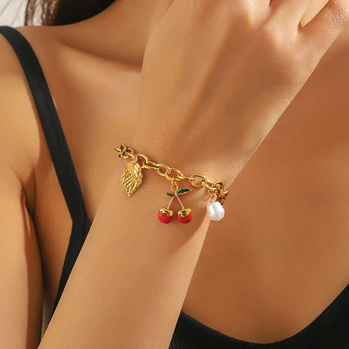 Elegantes Armband mit verschiedenen Motiv - Anhängern