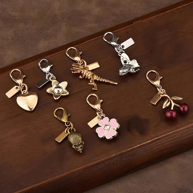 Niedlicher Taschenanhänger, Accessoire in Gold mit verschiedenen Motiv - Anhänger