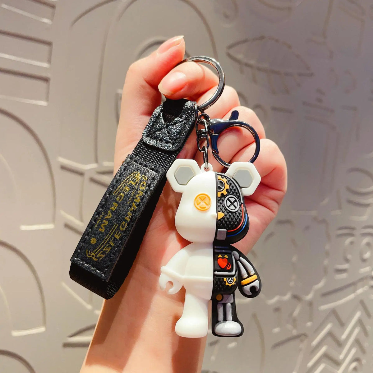 Niedlicher Taschenanhänger, Accessoire in Gold mit Teddybär - Anhänger