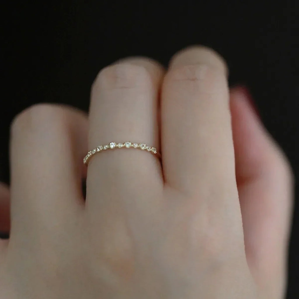 Eleganter, schmaler Ring