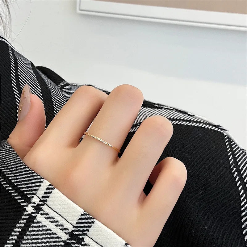 Eleganter, schmaler Ring